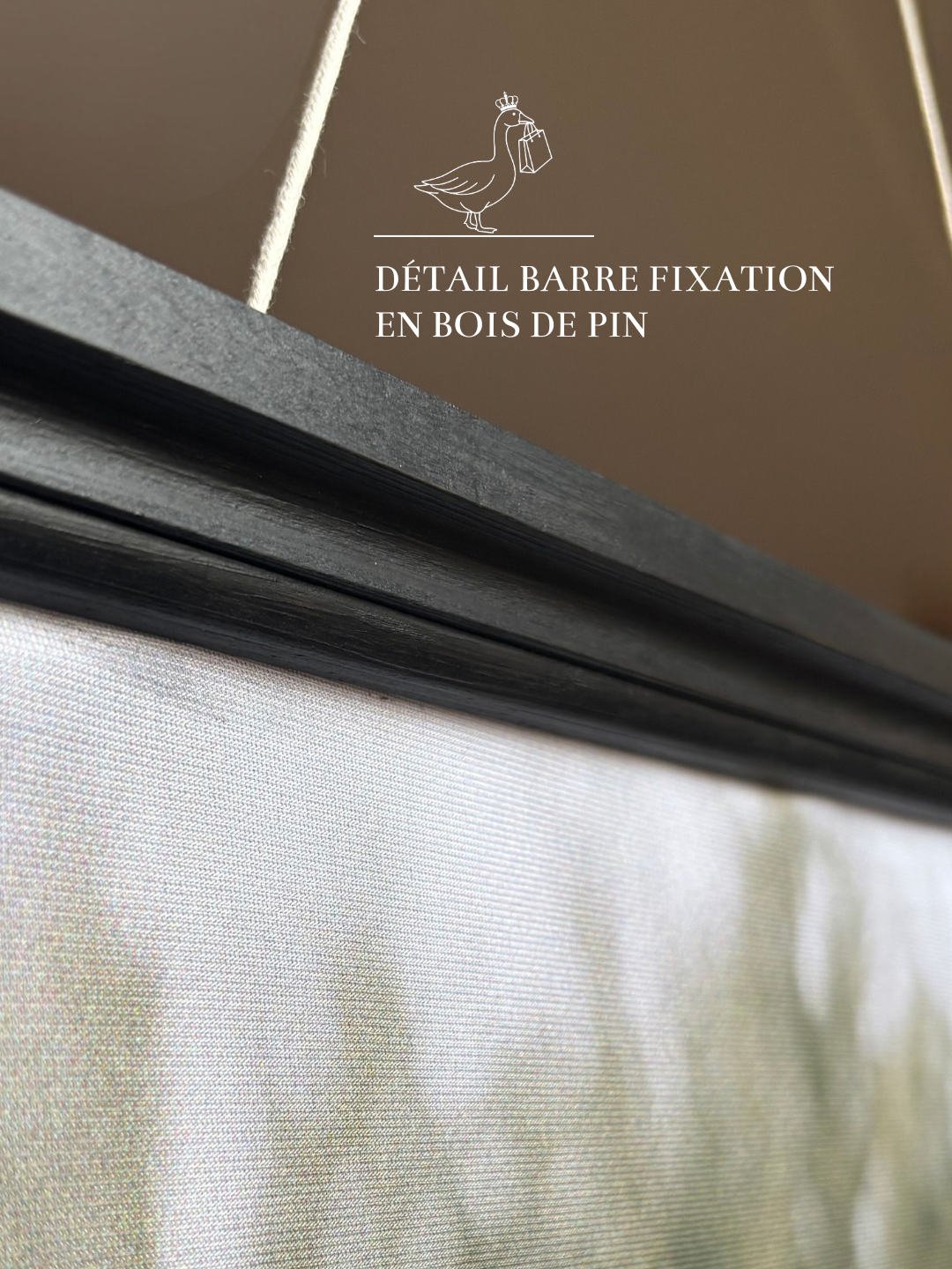 Système de fixation haut de gamme pour bannière décorative 75×180 cm avec barre bois noire