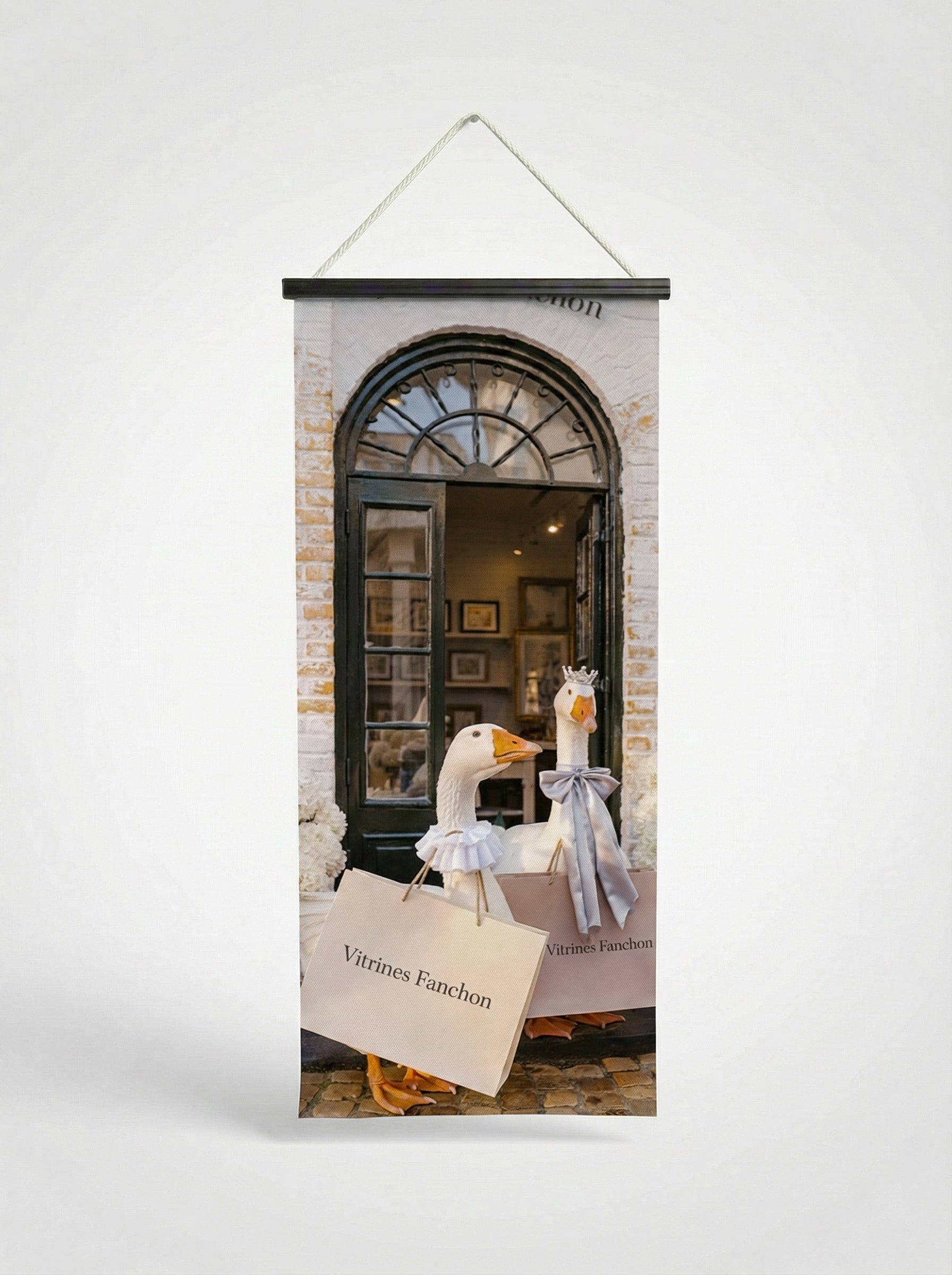 Banner Oies fanchon 75x180cm - Vue complète avec fixation bois noir mat et corde de suspension