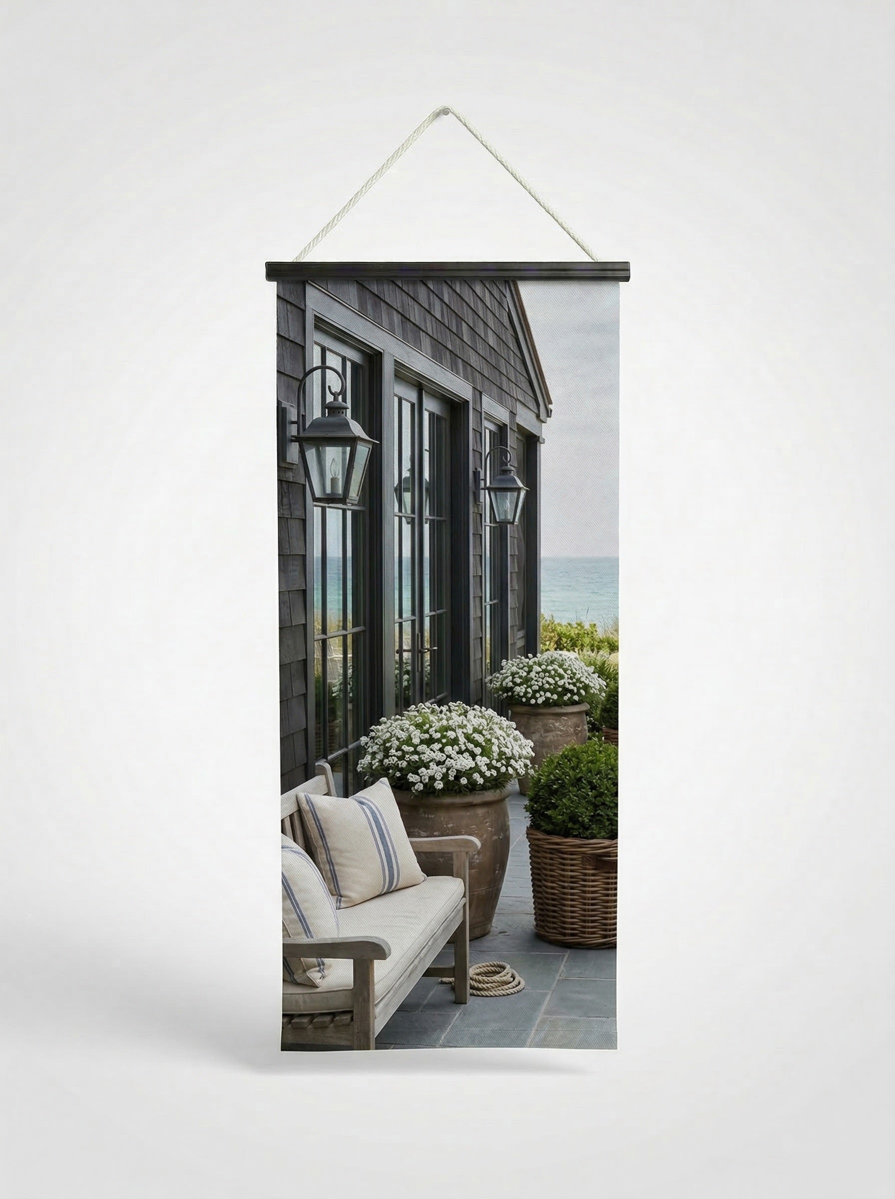 Banner Pavillon des dunes 75x180cm - Vue complète avec fixation bois noir mat et corde d’attache
